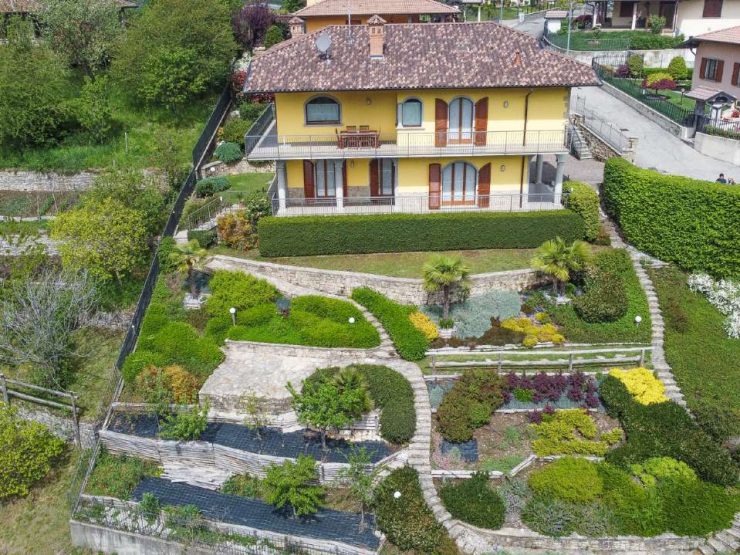 VILLA SINGOLA CON GIARDINO PRIVATO A SANT’OMOBONO