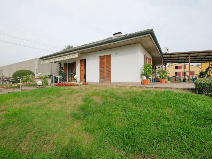 Villa singola con giardino