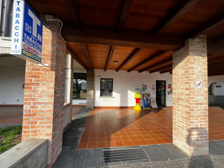 ATTIVITA’ COMMERCIALE A PALADINA