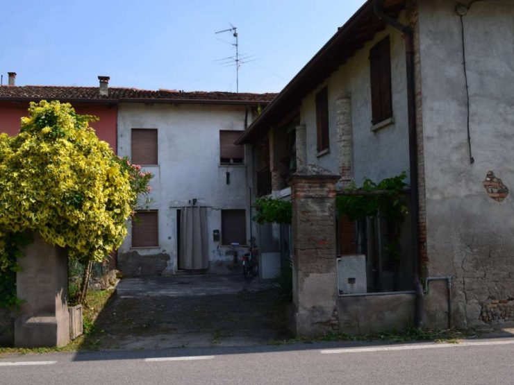 CASCINALE CON TERRENO