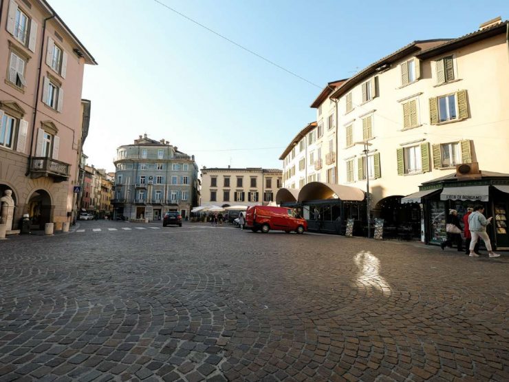 SPLENDIDO APPARTAMENTO AL PIANO NOBILE