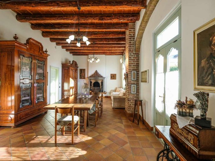 VILLA SINGOLA AD URGNANO