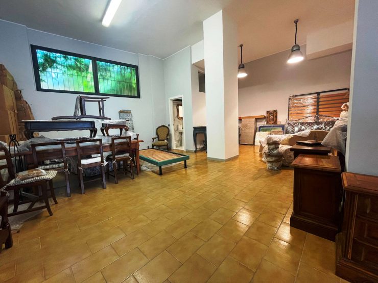 UFFICIO AL PIANO TERRA  A BERGAMO