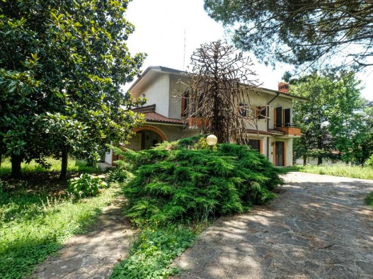 VILLA SINGOLA CON PARCO