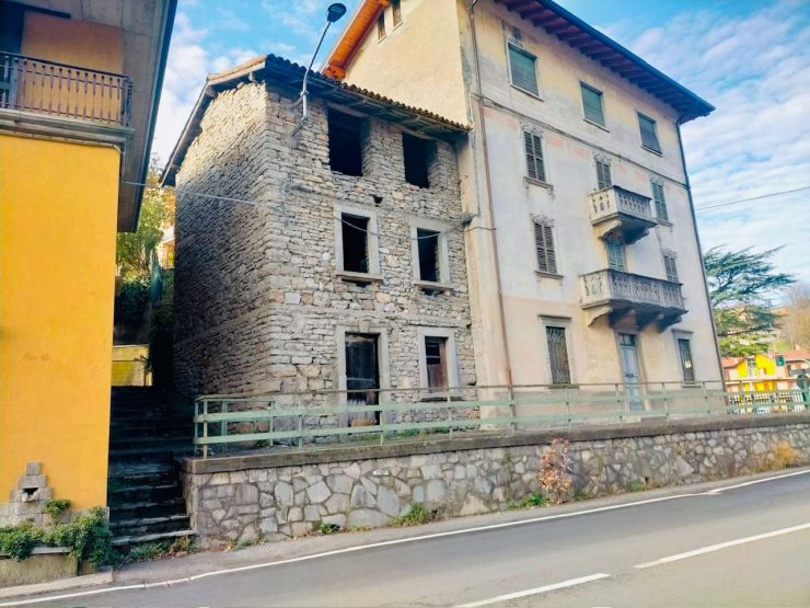 PORZIONE DI CASA IN VENDITA A CAPIZZONE