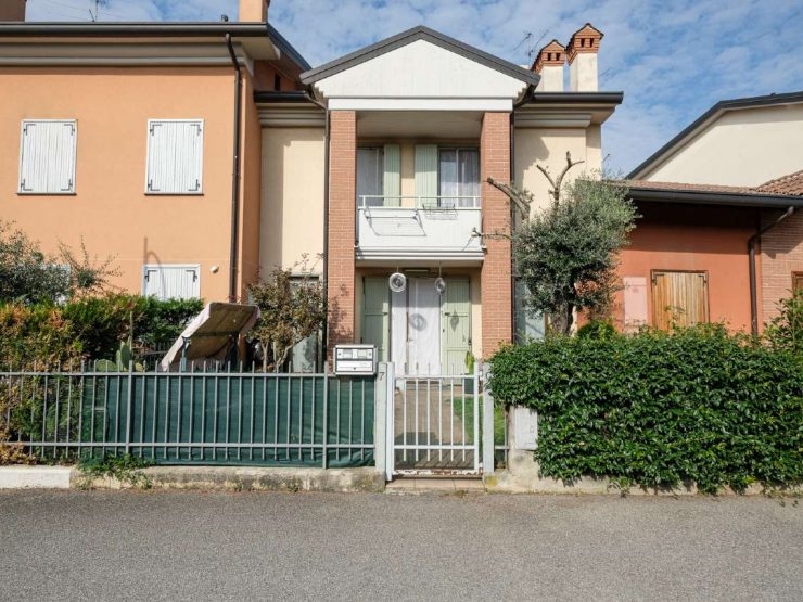 SPAZIOSO QUADRILOCALE SU 3 LIVELLI CON GIARDINO PRIVATO E BOX DOPPIO