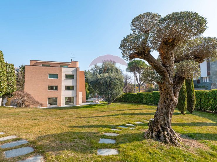 VILLA SINGOLA IN VENDITA A BERGAMO