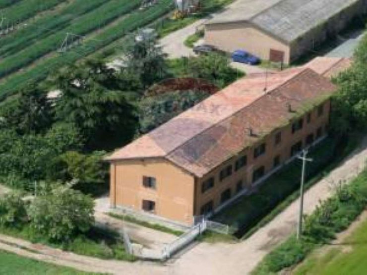 Vendesi Azienda agricola avicola