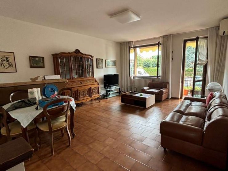 AFFITTASI STANZA MATRIMONIALE CON BAGNO PRIVATO