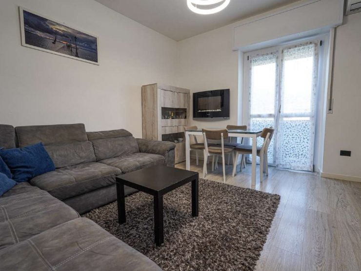 TRILOCALE CON TERRAZZO A TERNO D’ISOLA