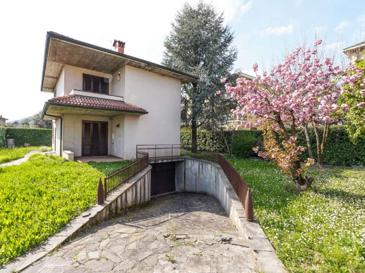 VILLA SINGOLA CON BOX DOPPIO  A SAN PAOLO D’ARGON