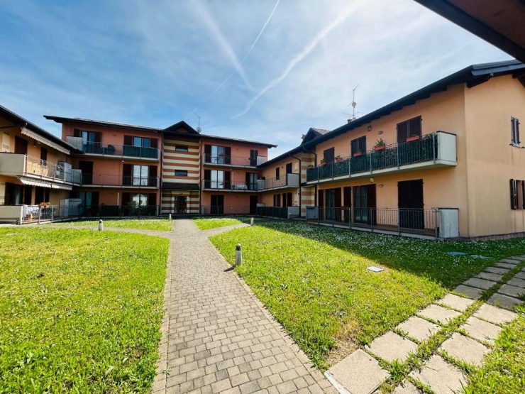 BILOCALE CON BOX E CANTINA A CALUSCO D’ADDA