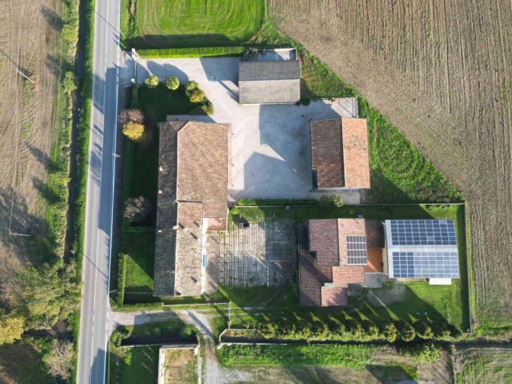 VILLA SINGOLA A CASTEL GOFFREDO