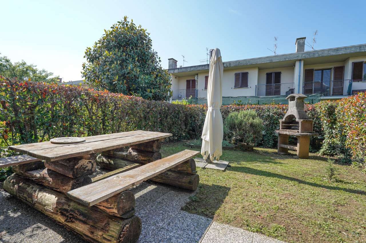 VILLA A SCHIERA A SUISIO