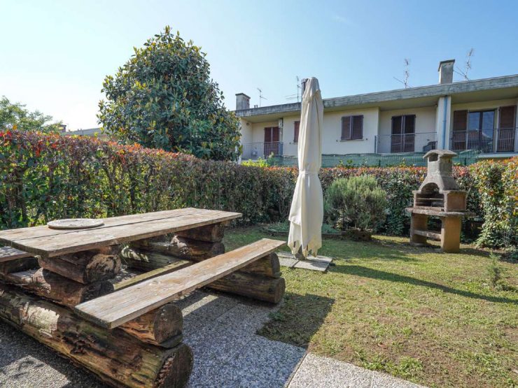 VILLA A SCHIERA A SUISIO