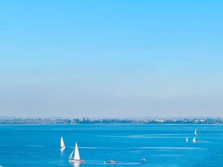 ATTICO DA REINVENTARE CON VISTA LAGO FANTASTICA – 180 mq interni tutti da valorizzare!