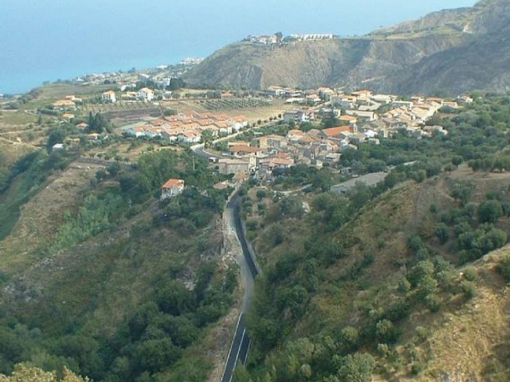 PORZIONE DI CASA A ZACCANOPOLI