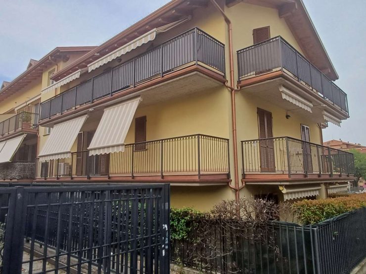 TRILOCALE CON BOX SINGOLO E CANTINA A CAVENAGO DI BRIANZA
