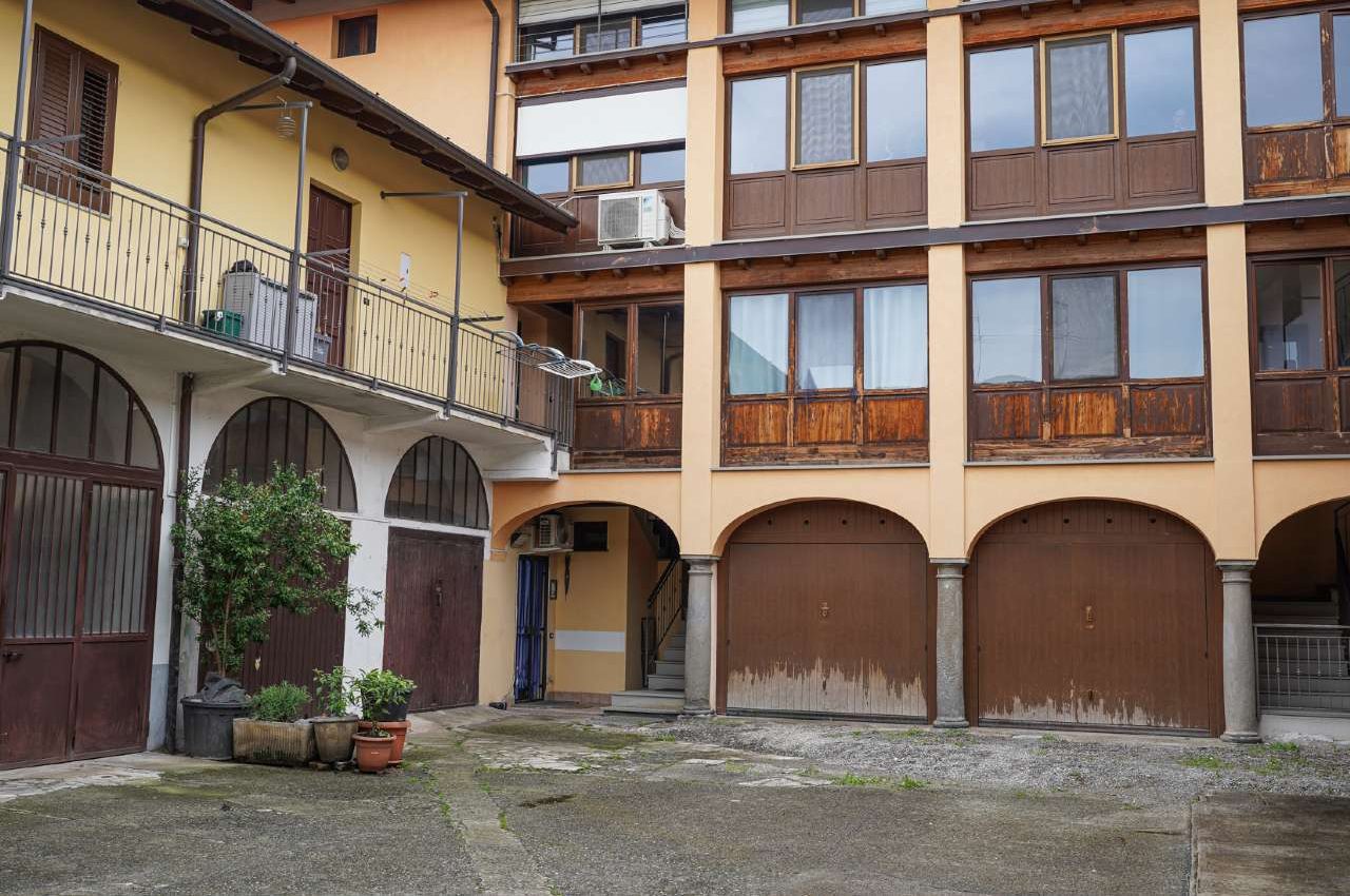 VENDESI AMPIO MONOLOCALE IN VIA RIMEMBRANZE – URGNANO