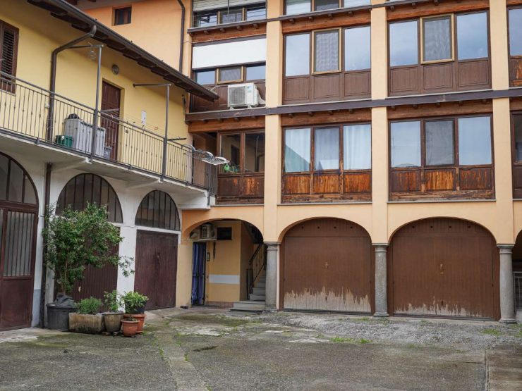 VENDESI AMPIO MONOLOCALE IN VIA RIMEMBRANZE – URGNANO
