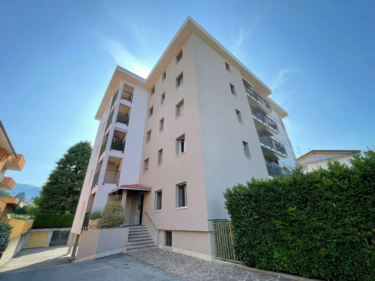 VENDESI AMPIO TRILOCALE CON BOX E CANTINA – CISANO BERGAMASCO (BG)