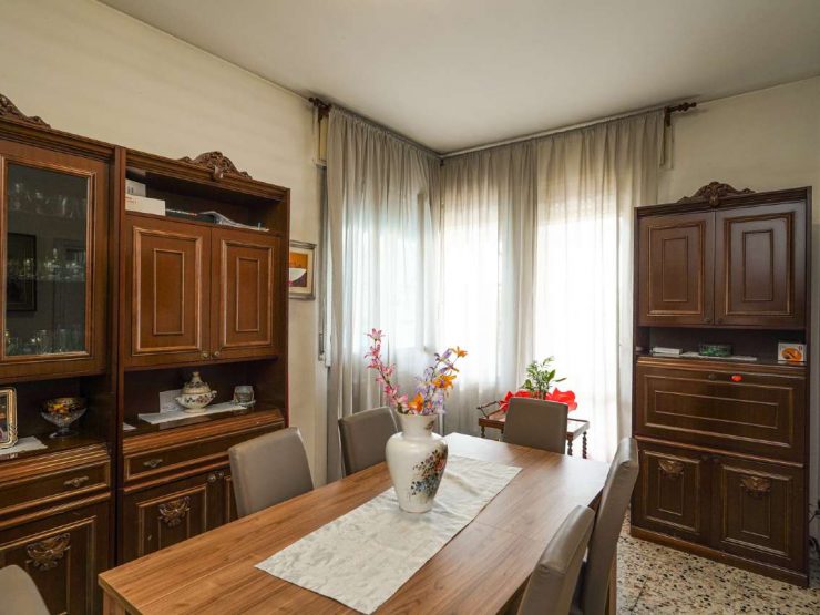 QUADRILOCALE CON POSTO AUTO E CANTINA A BUSSERO