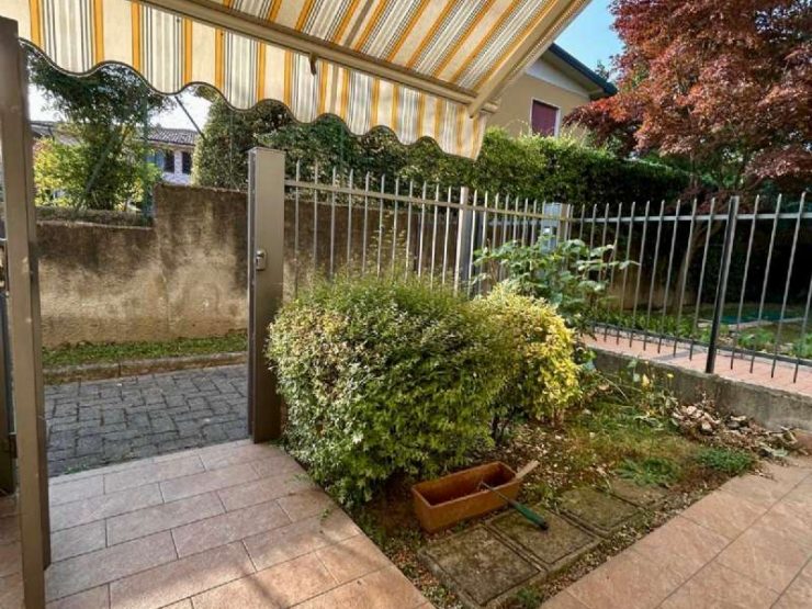 BILOCALE CON TAVERNA E GIARDINO A ROBBIATE
