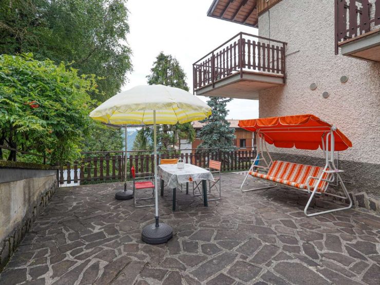 TRILOCALE CON BOX SINGOLO E CANTINA A COSTA SERINA