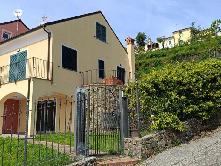 SAVONA PORZIONE DI VILLA CON VISTA MARE!