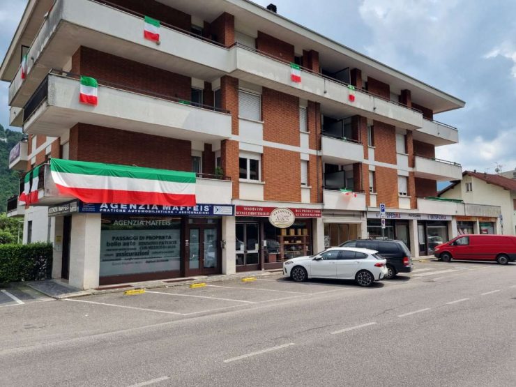 NEGOZIO A GAZZANIGA