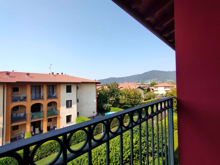 BILOCALE CON BOX E CANTINA