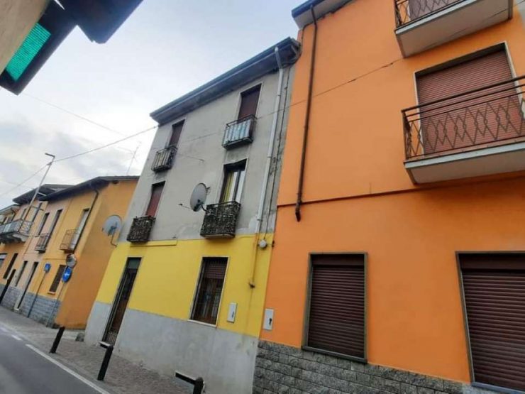BILOCALE A BUSNAGO