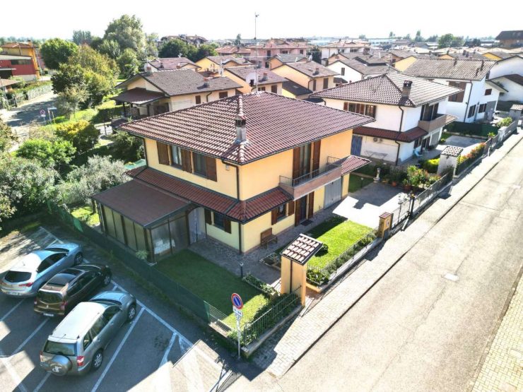 VILLA SINGOLA AD ARZAGO D’ADDA