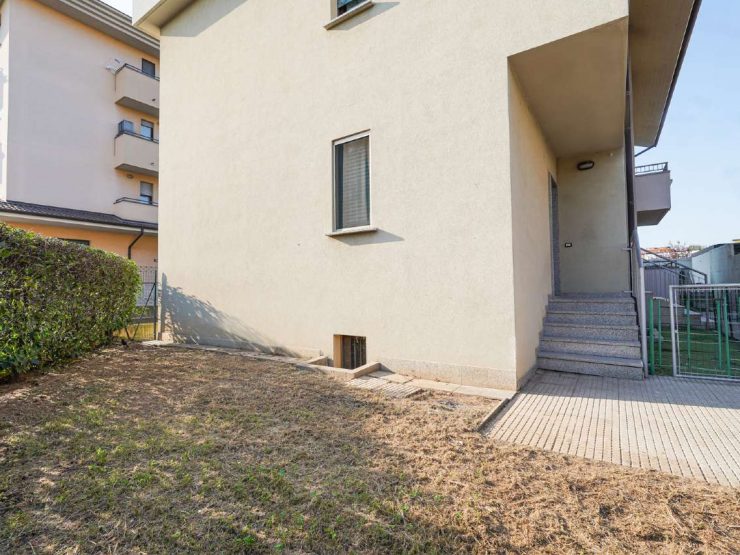 MADONE BILOCALE CON GIARDINO