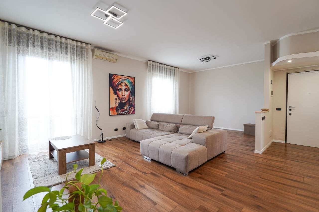 TRILOCALE AMMODERNATO CON BOX – CANTINA E LOCALE SOFFITTA