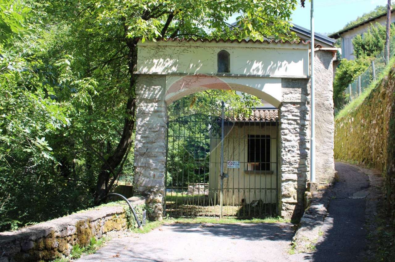 RUSTICO A TORRE DE BUSI