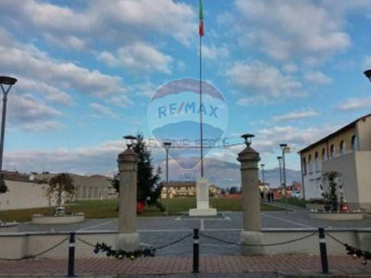 NEGOZIO A PRESEZZO