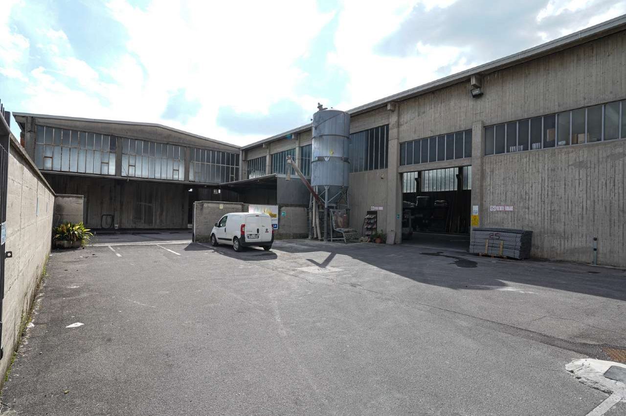 CAPANNONE INDUSTRIALE A GORLE