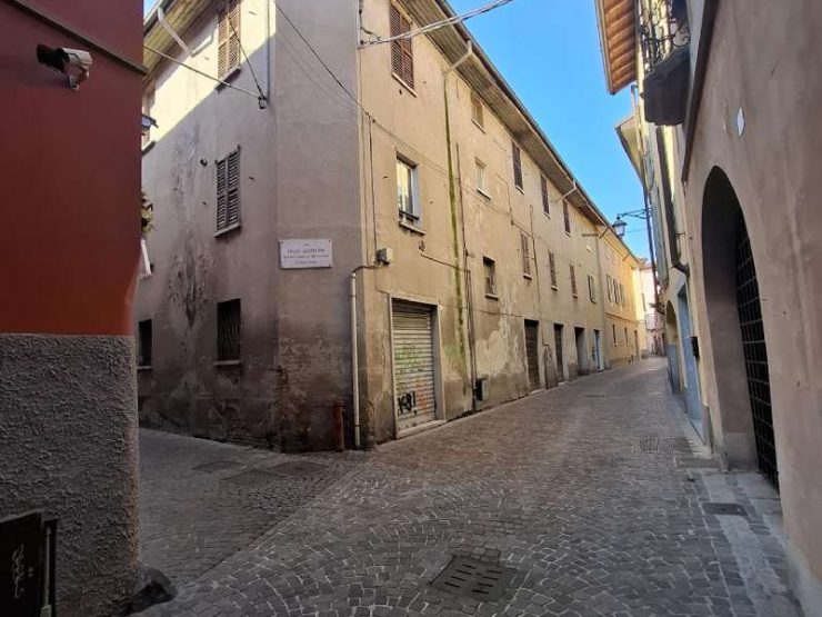 TREVIGLIO,IMMOBILE  DA RISTRUTTURARE.