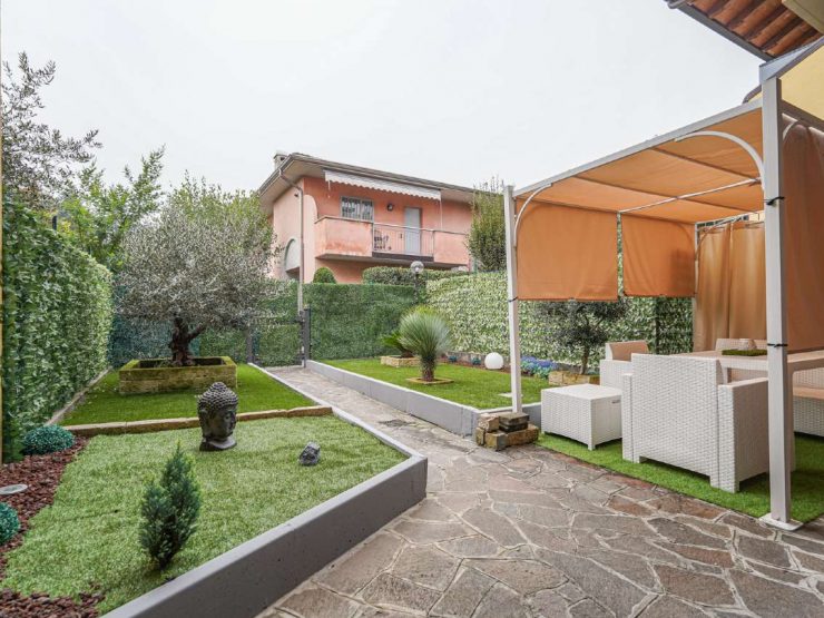 BILOCALE CON BOX SINGOLO A BREMBATE