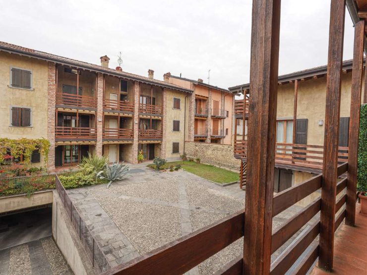 TRILOCALE CON BOX IN CLASSE C A SUISIO