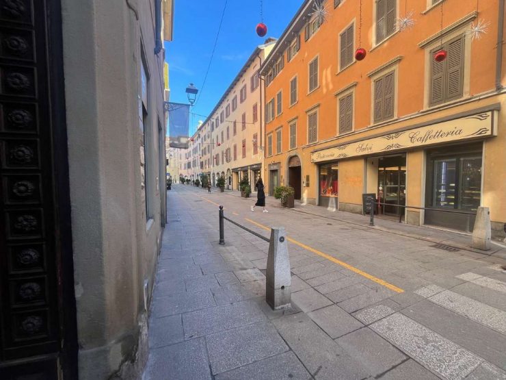 BERGAMO,NEGOZIO IN CENTRO